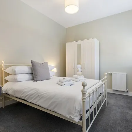 Stunning Modern Eco In With Parking Pass The Keys York