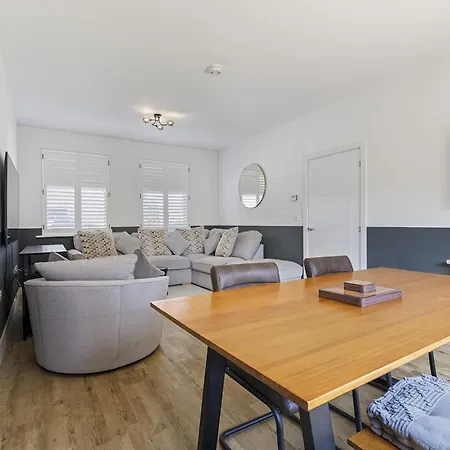 Stunning Modern Eco In With Parking Pass The Keys Ferienhaus York